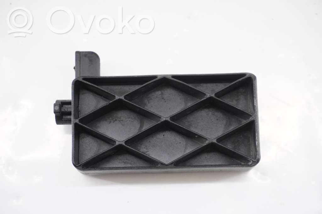 Radiator support slam panel bracket   31368196,31368196