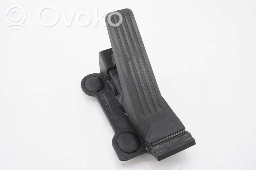 Accelerator throttle pedal   BCKA41600A
