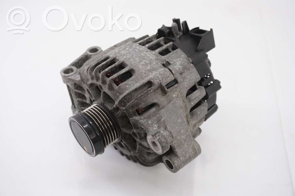 Volvo V40 Ģenerators 