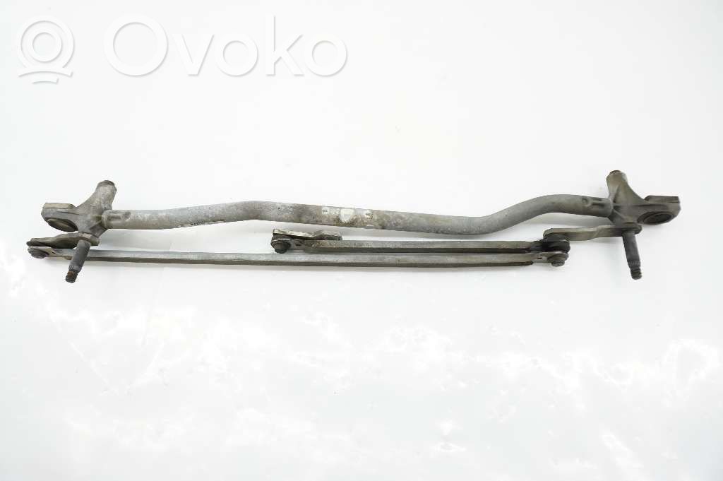 Volvo V70 Front wiper linkage 