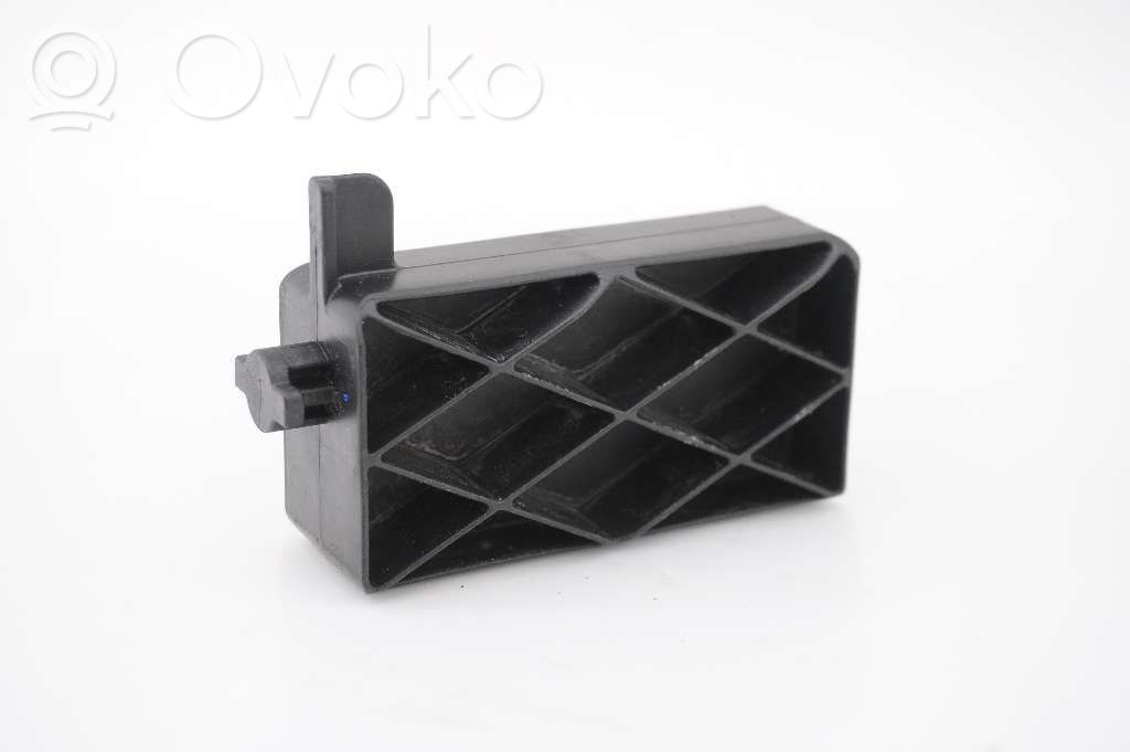 Radiator support slam panel bracket   31368196,31368196