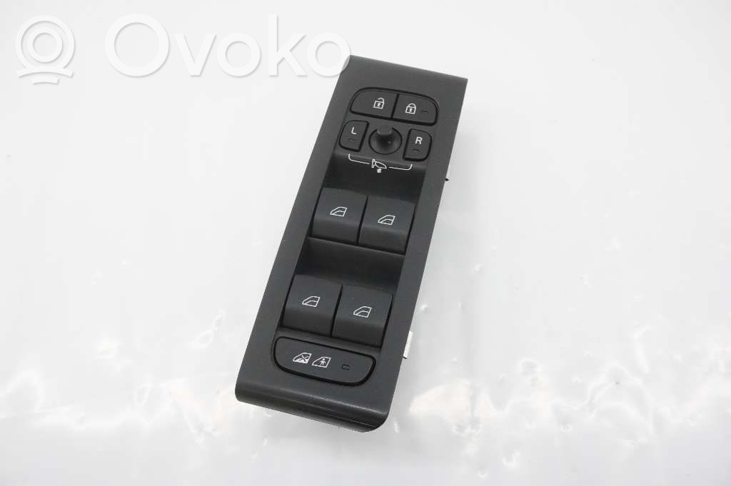 Volvo XC40 Electric window control switch 