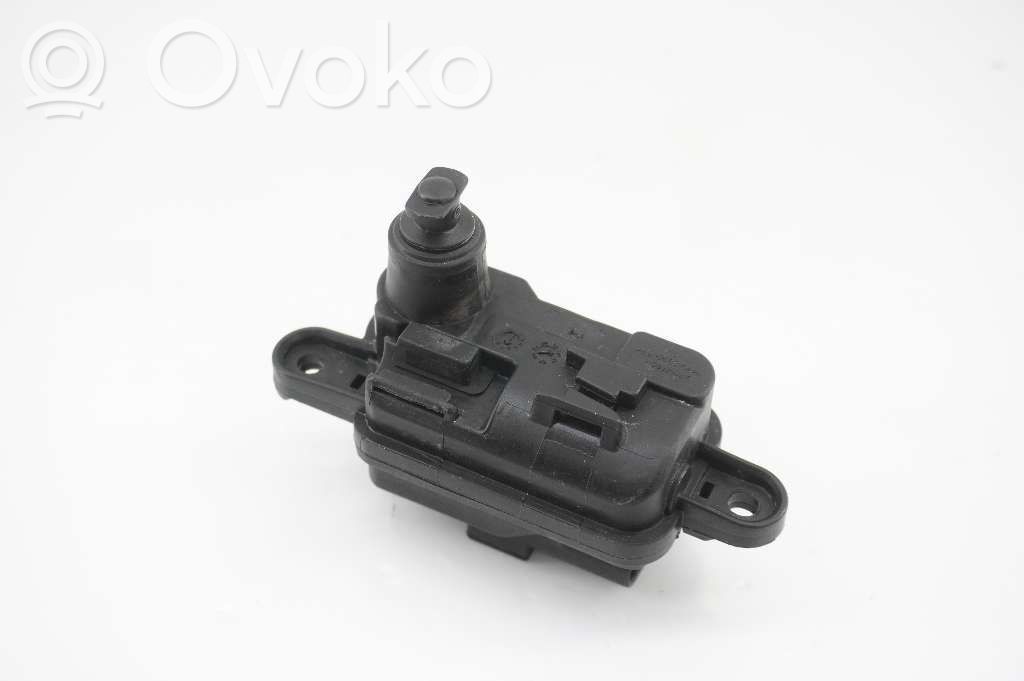 Siłownik klapki wlewu paliwa   5GE810773B,5GE810773B