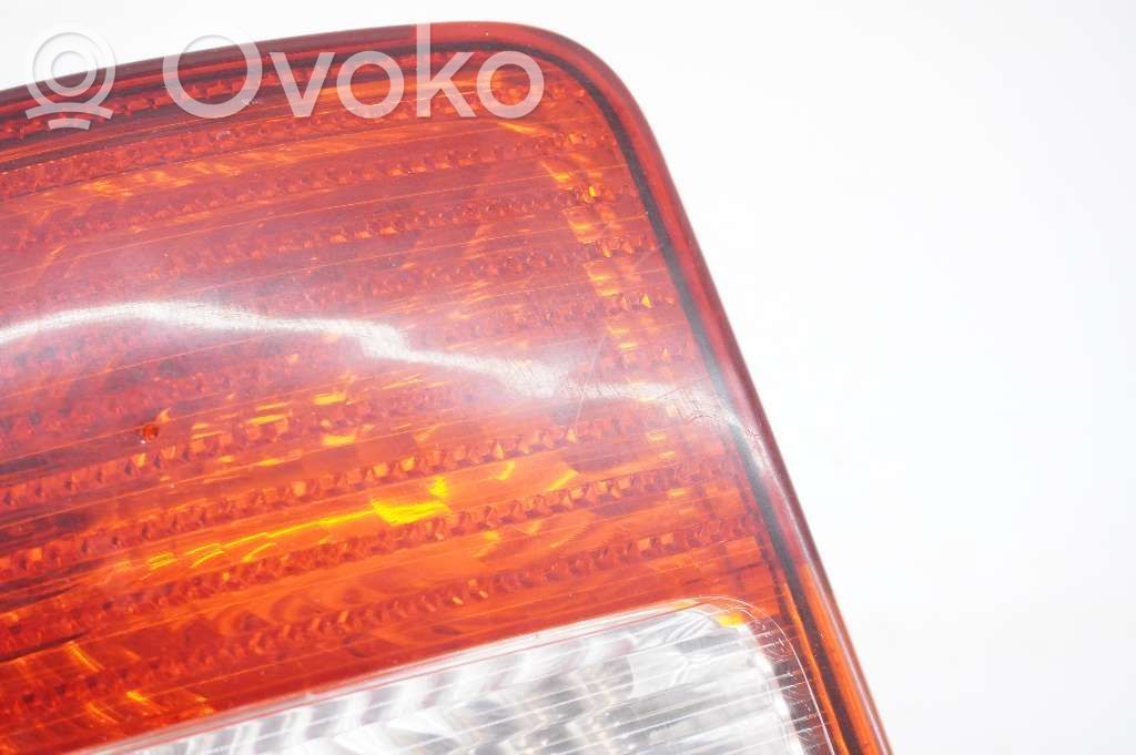 Volkswagen Caddy Luci posteriori 
