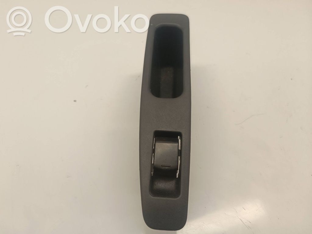 Nissan Qashqai Electric window control switch 