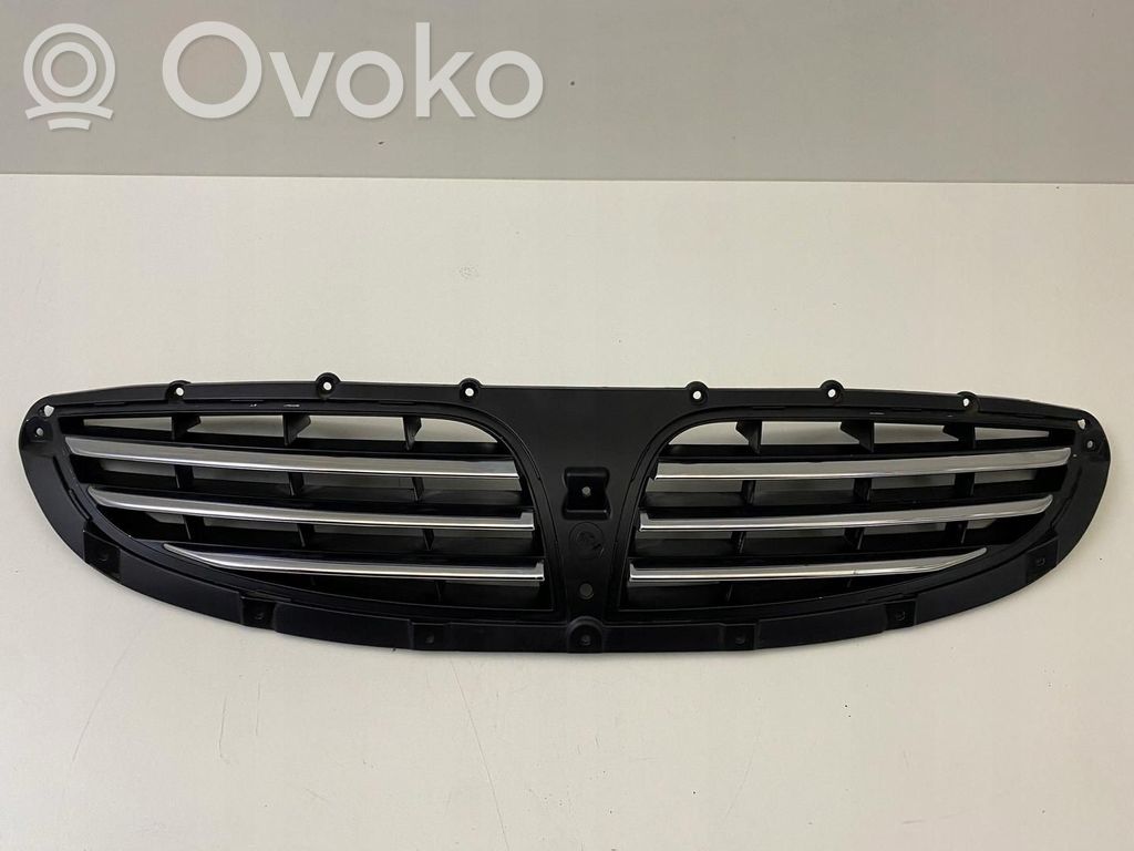 SsangYong Kyron Maskownica / Grill / Atrapa górna chłodnicy 