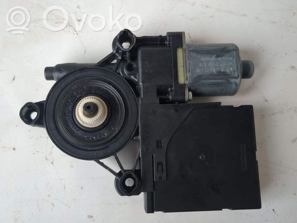Volkswagen PASSAT B6 Silnik regulatora szyby drzwi przednich 