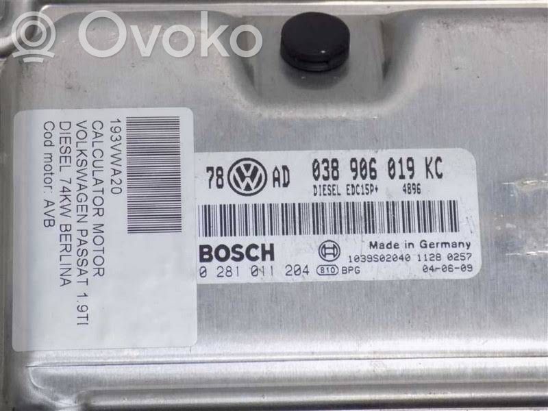Volkswagen PASSAT B5.5 Engine control unit/module 
