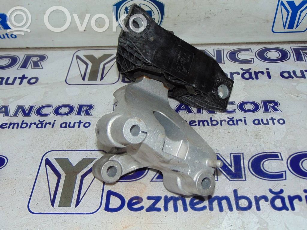 Renault Clio IV Engine mounting bracket 