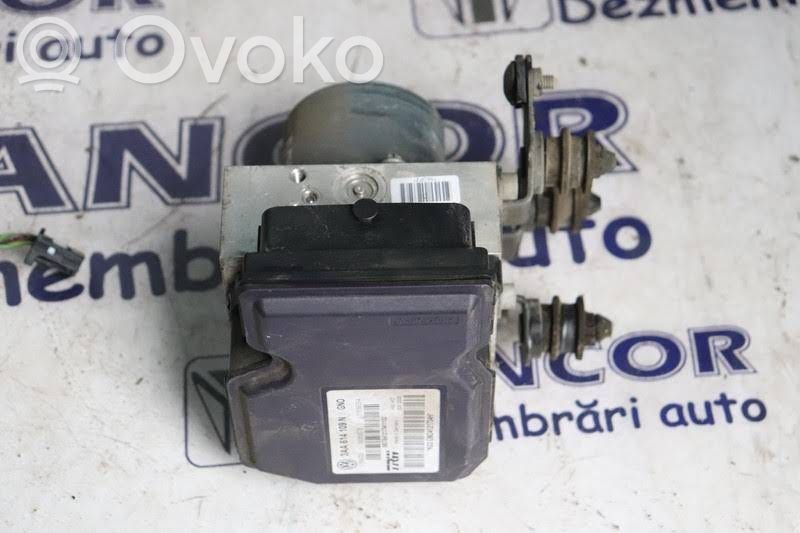 Volkswagen PASSAT B7 ABS bloks 