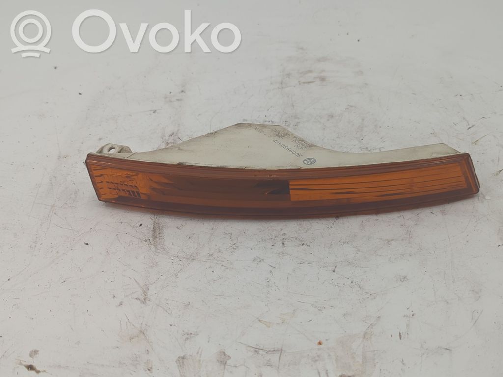 Volkswagen PASSAT B6 Kierunkowskaz przedni 