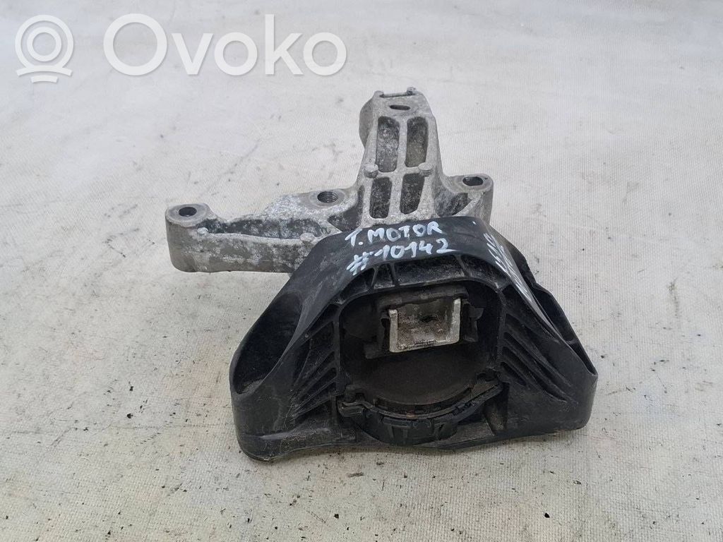 Dacia Duster II Engine mount bracket 