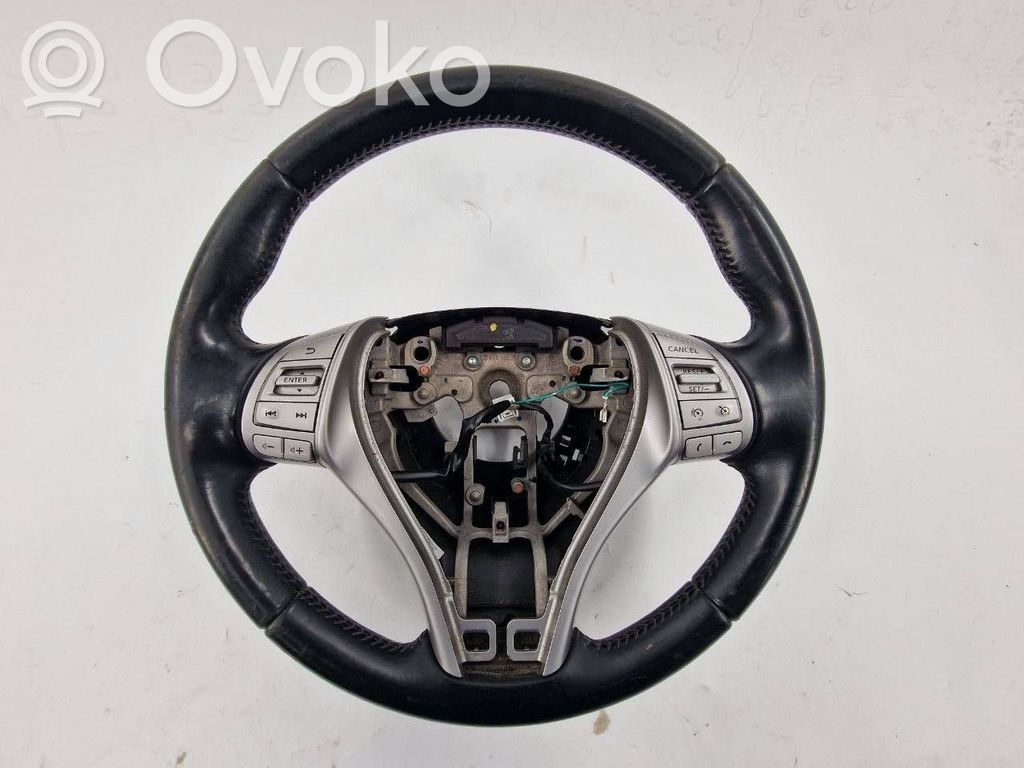 Nissan Qashqai Ohjauspyörä 