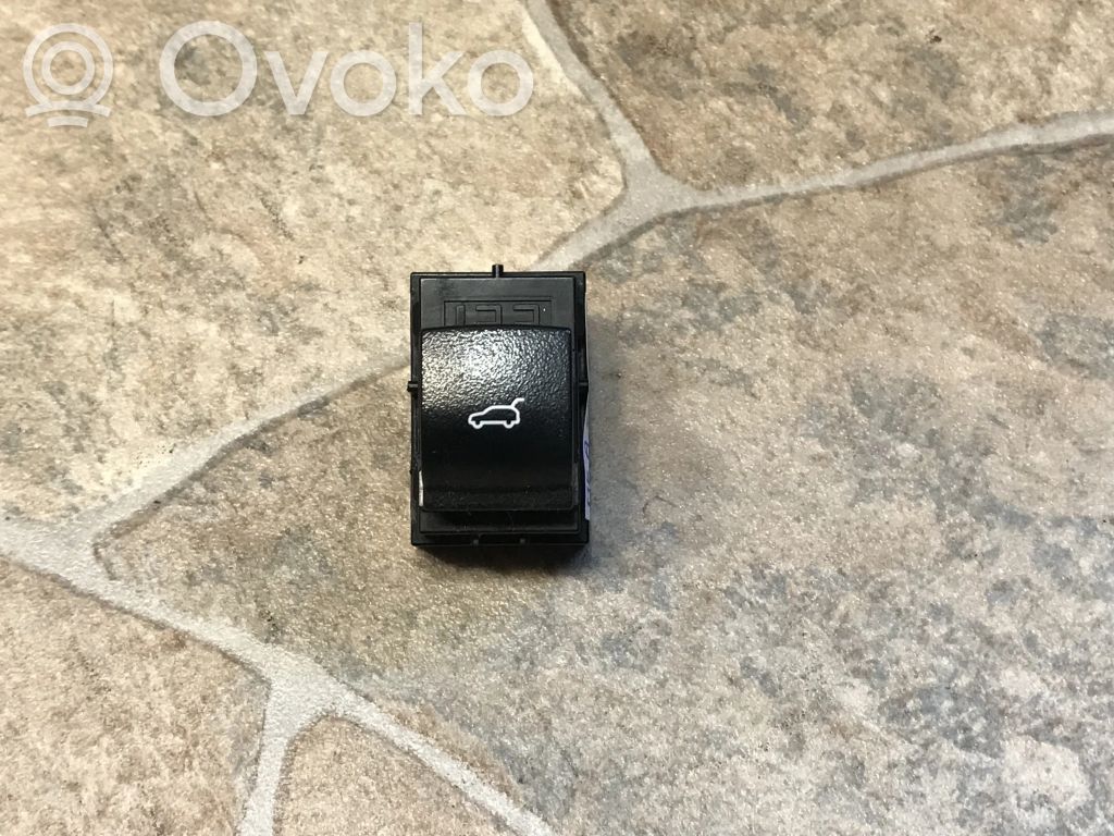 BMW X3 F25 Tailgate/boot open switch button 