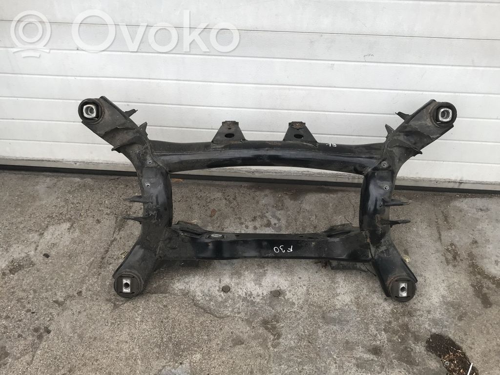 BMW 3 F30 F35 F31 Rama pomocnicza tylna 