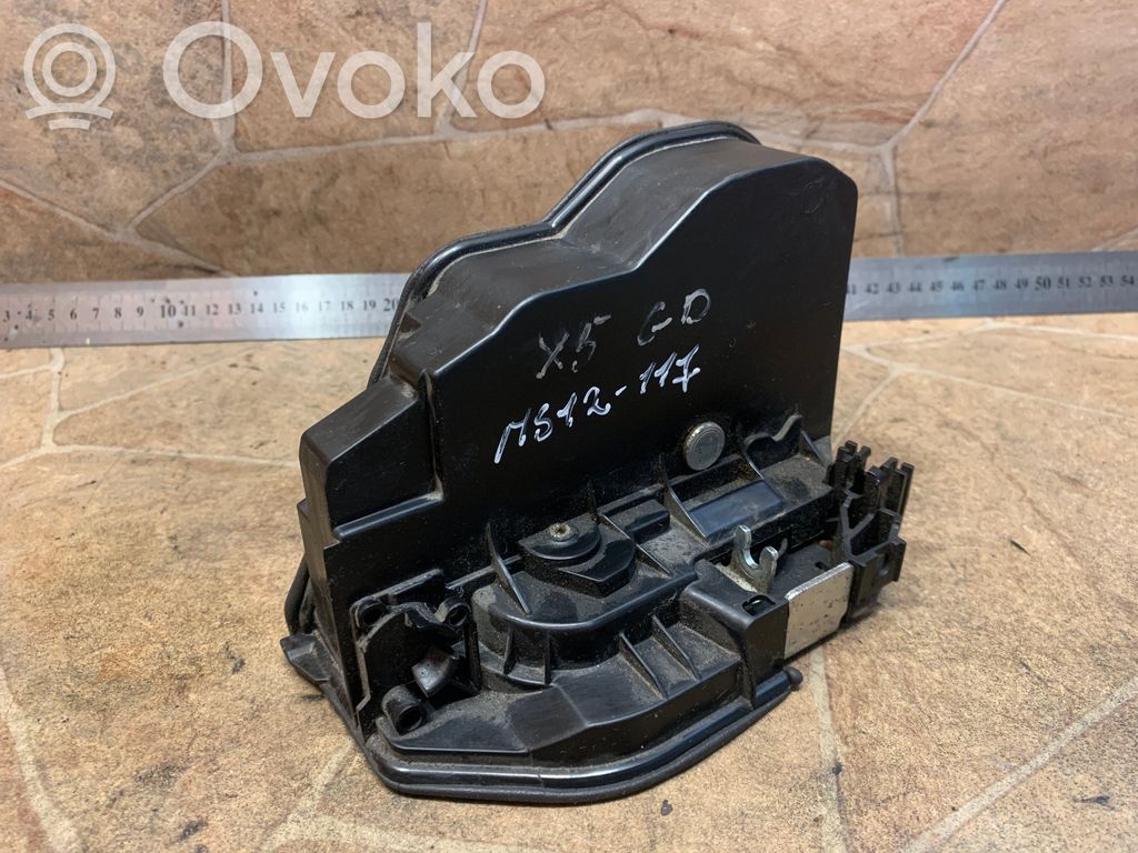BMW X5 E70 Takaoven lukko 