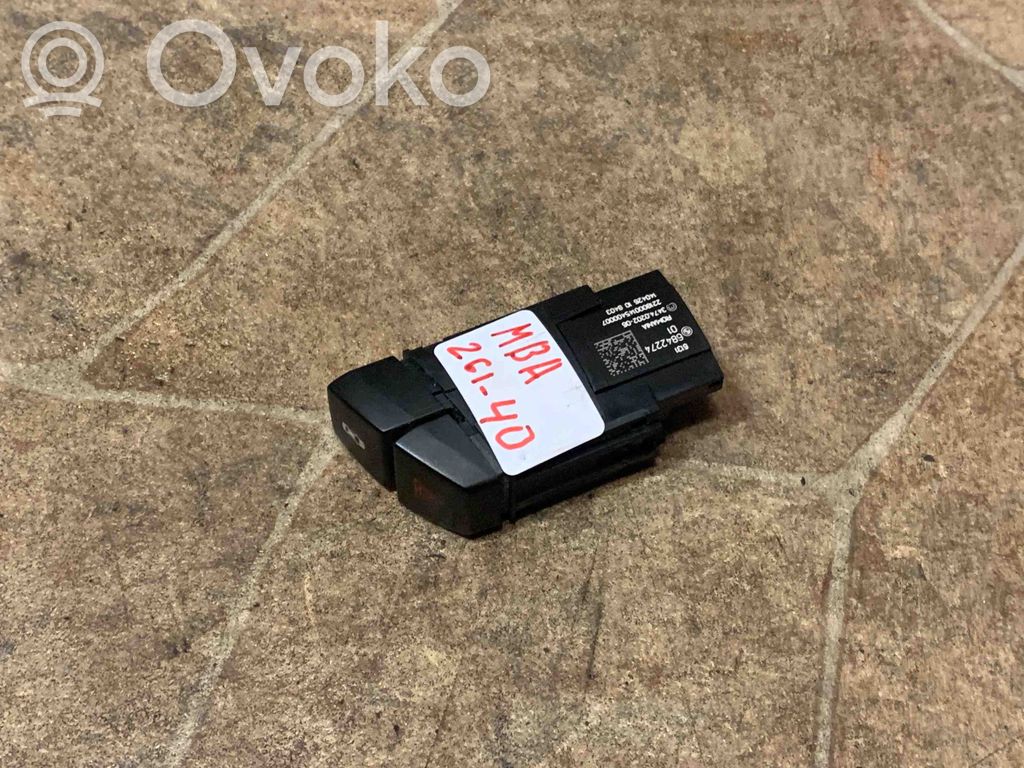 BMW 2 F46 Botón interruptor de luz de peligro 