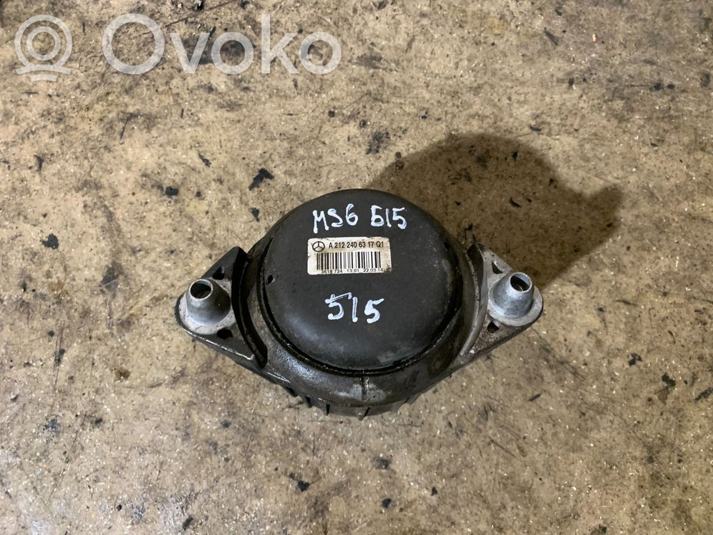 Mercedes-Benz E W212 Engine mount bracket 