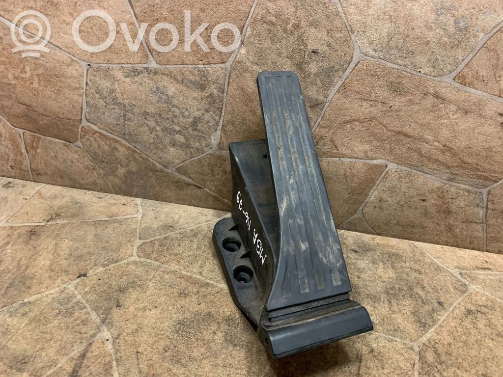 Mercedes-Benz E W212 Accelerator throttle pedal 