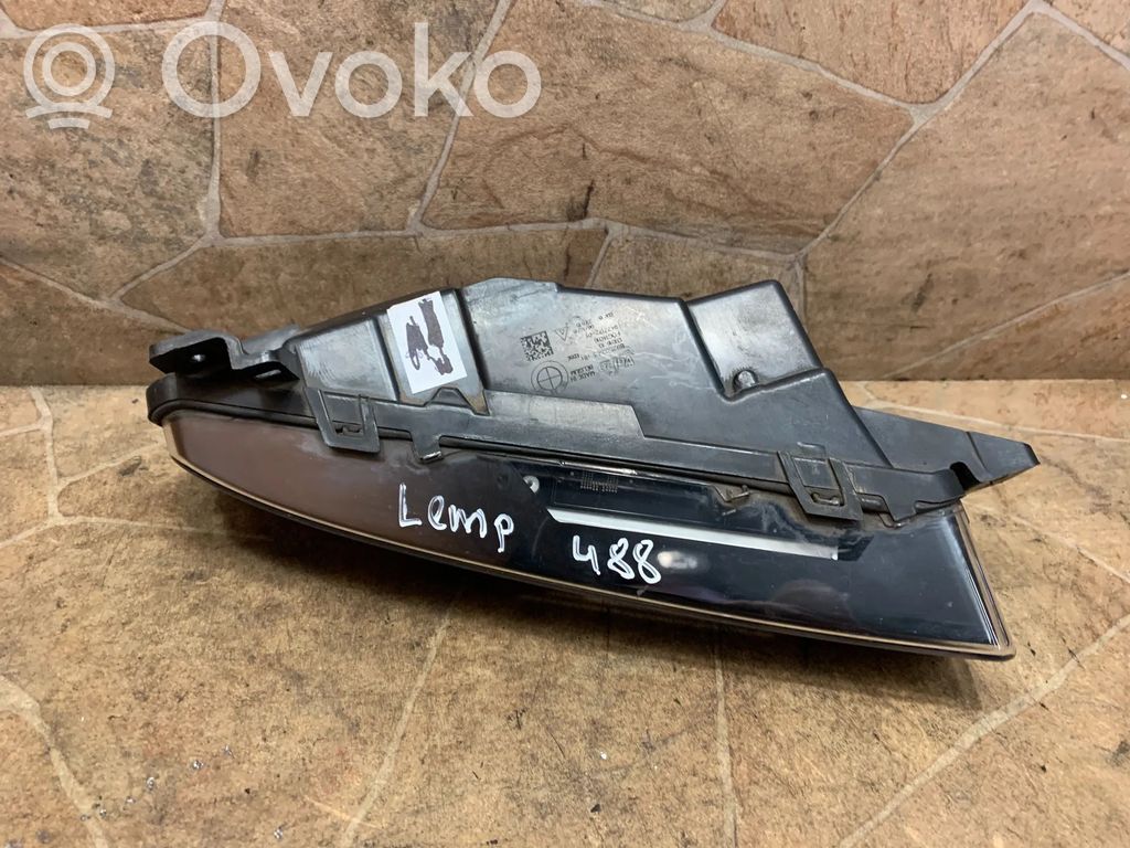 BMW 5 G30 G31 G38 Światło przeciwmgłowe przednie 