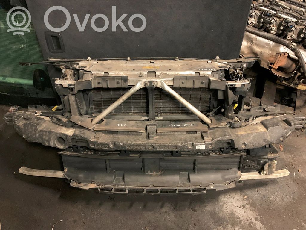 BMW 3 G20 G21 Radiatorių panelė 