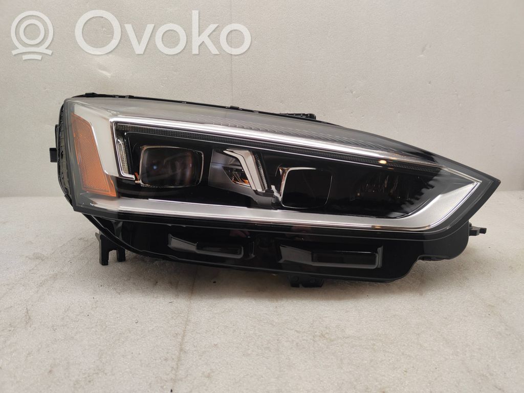 Audi A5 Lampa przednia 