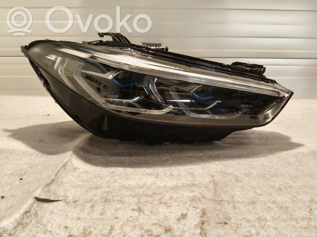 BMW 8 G14 Lampa przednia 