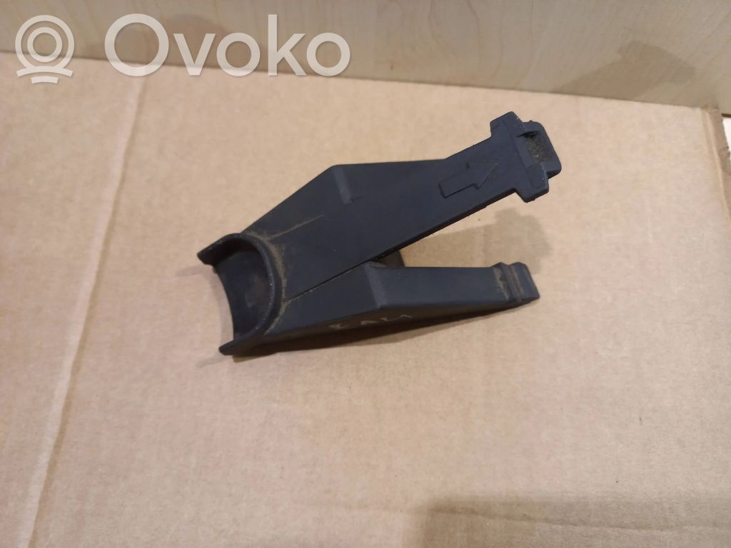 Radiator mount bracket   1709332