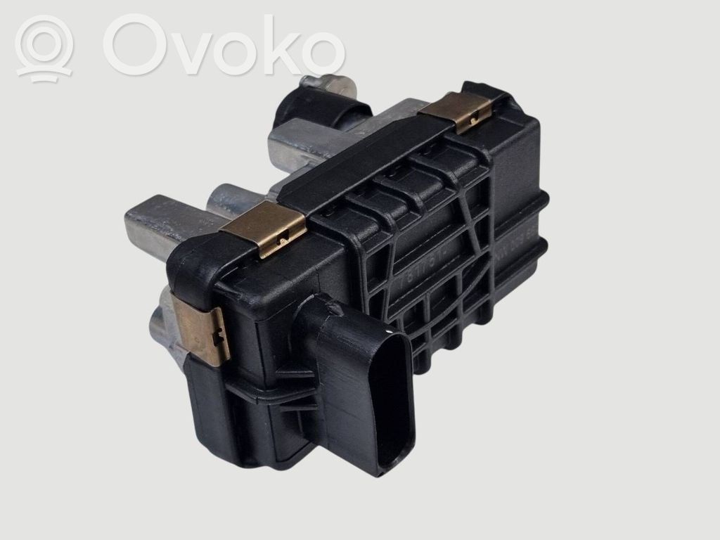 BMW 5 E60 E61 Turbinos elektrinis valdymo aktuatorius 