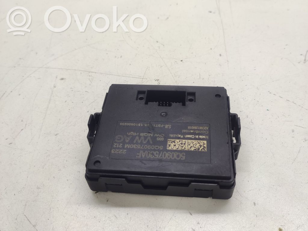 Volkswagen PASSAT B8 Gateway control module 