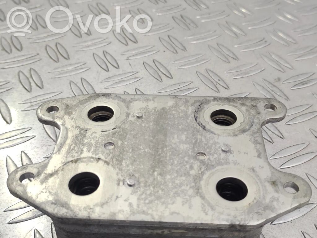 Volkswagen PASSAT B8 Mocowanie / uchwyt filtra oleju 