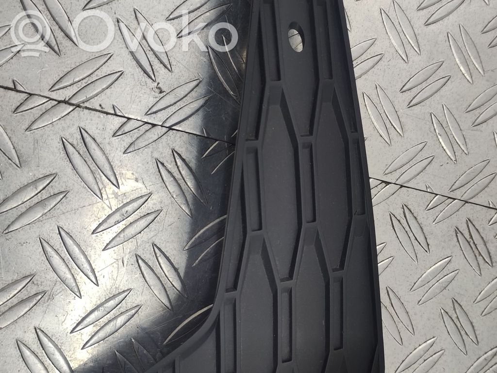 Seat Leon (5F) Unteres Gitter dreiteilig vorne 
