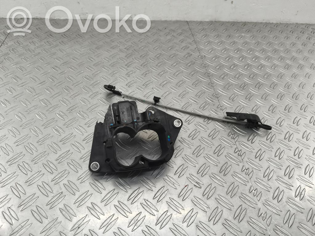 Sähköauton latauspistoke   114504300E