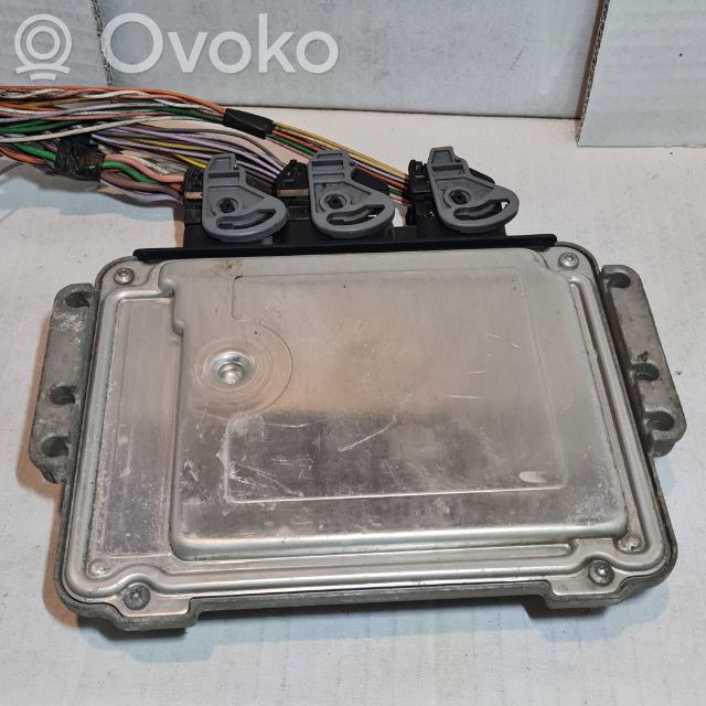 Renault Trafic II (X83) Engine control unit/module 