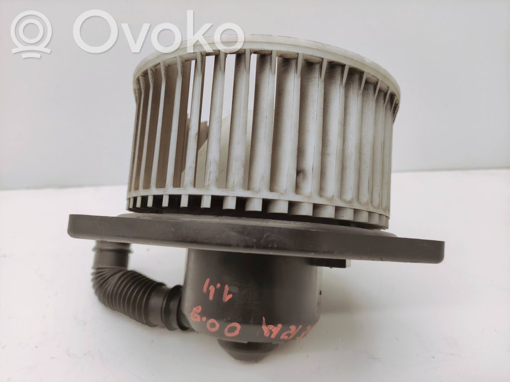 Nissan Almera Mazā radiatora ventilators 