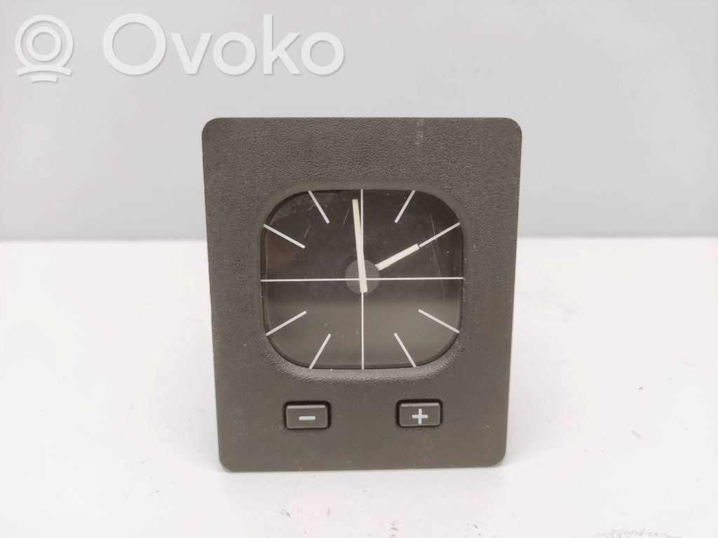 BMW 3 E30 Clock 