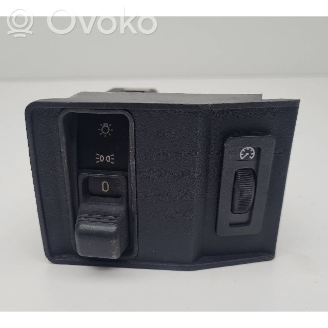 Light switch   38813705,61311384005