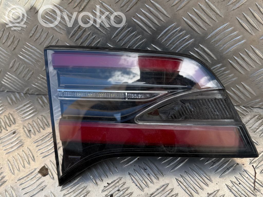 Tesla Model X Takaluukun takavalot 