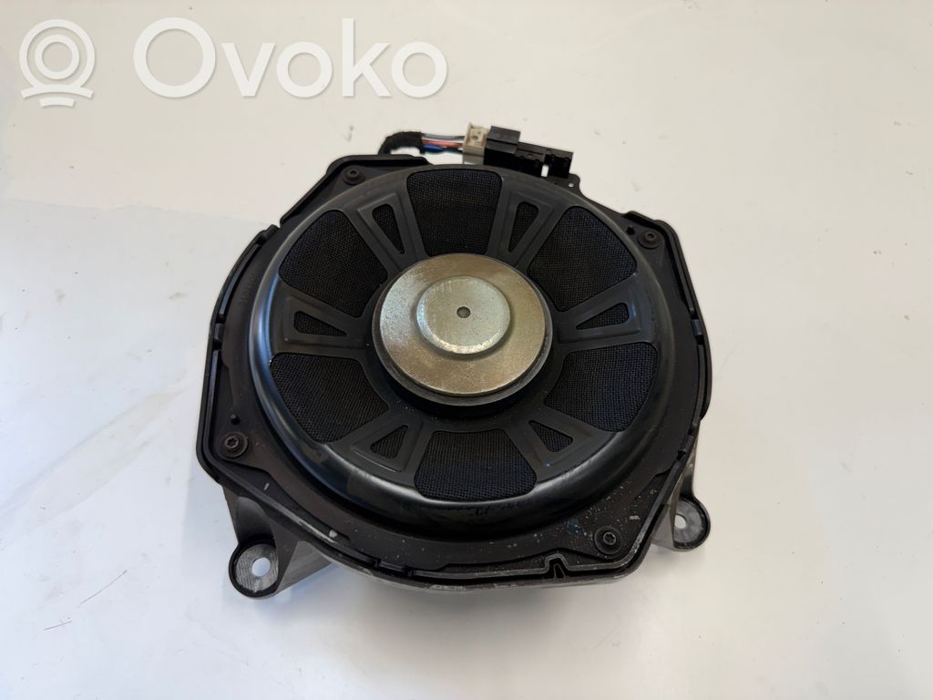 Mercedes-Benz EQA Subwoofer 