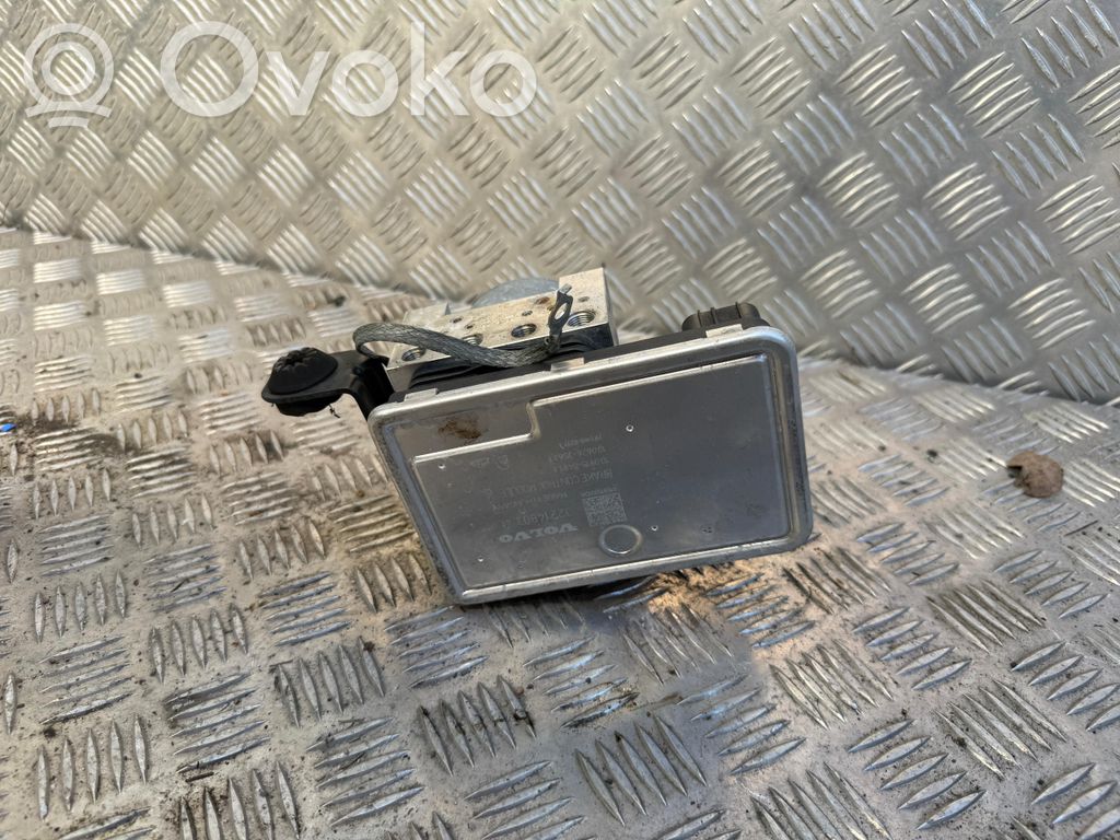 Volvo XC40 ABS Blokas 