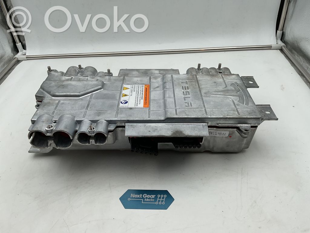 Inversor/convertidor de voltaje   105969800A,T16A0104723