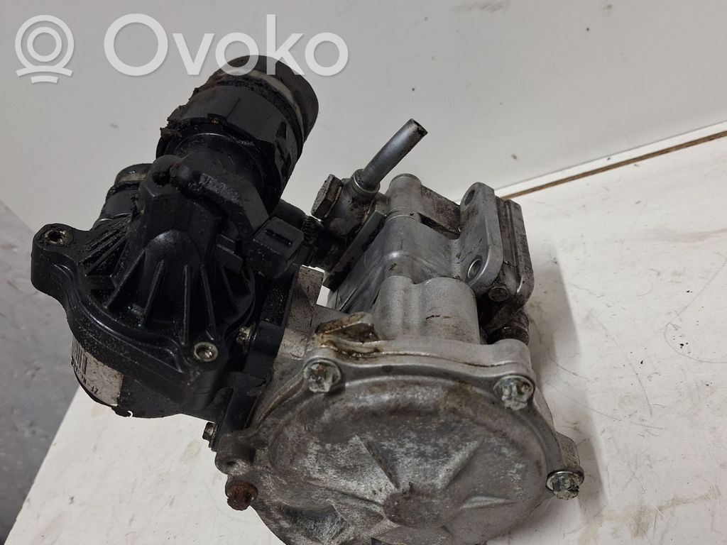 Power steering pump   6756611