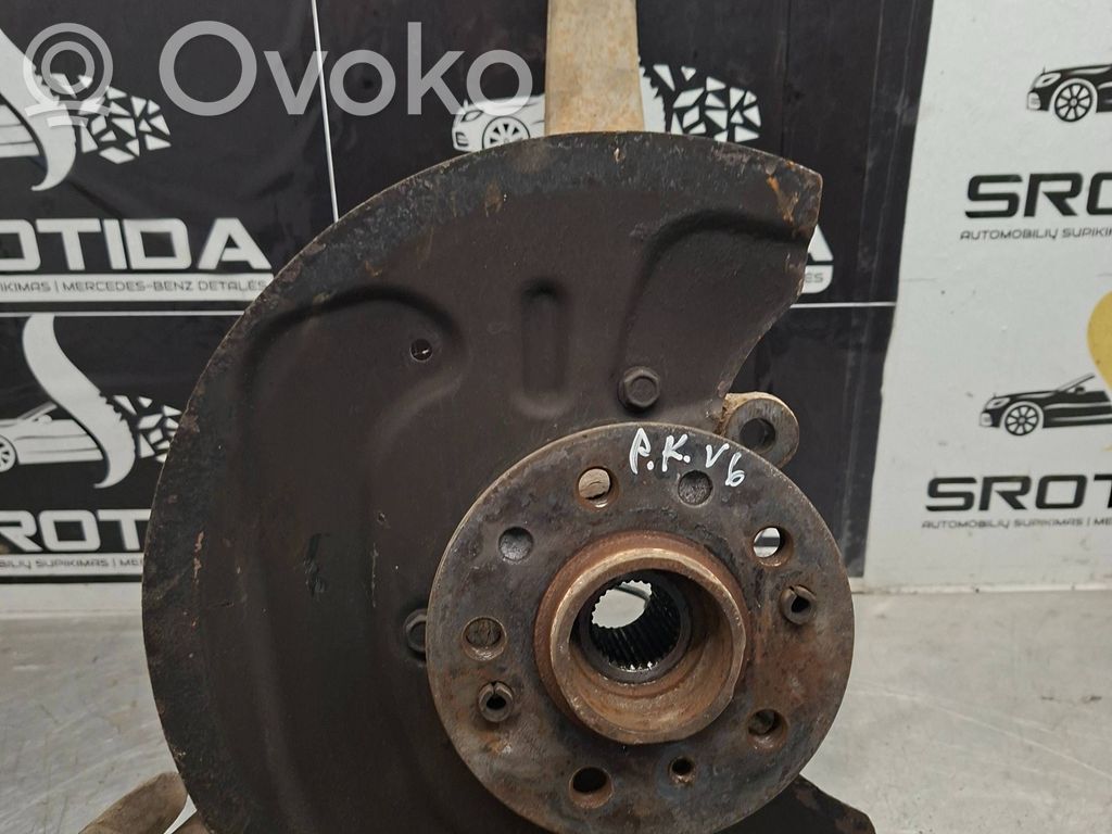 Mercedes-Benz R W251 Front wheel hub spindle knuckle 