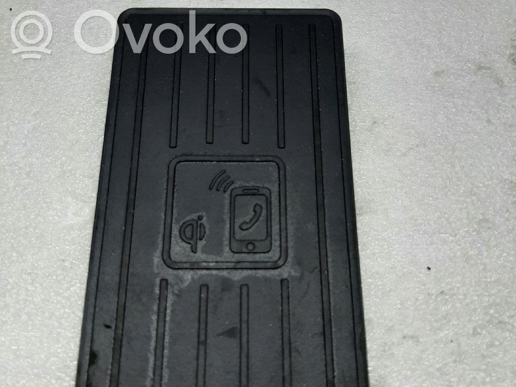 Audi A8 S8 D5 Akumulatora kastes vāks 