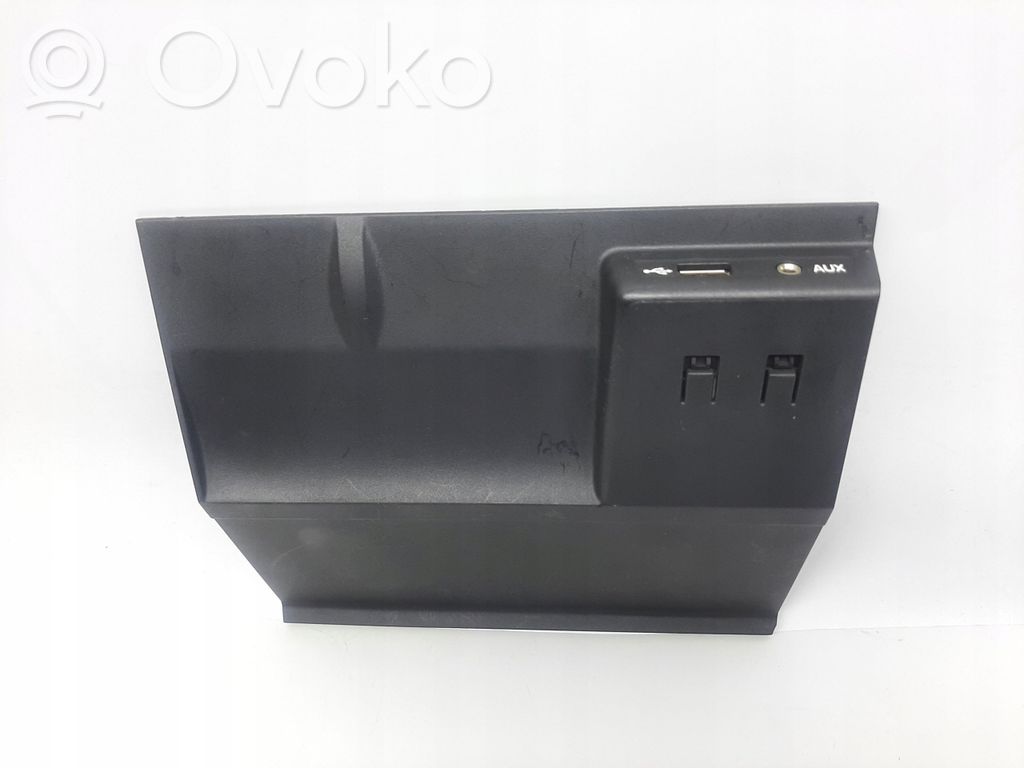 Skoda Octavia Mk3 (5E) Conector priză AUX 