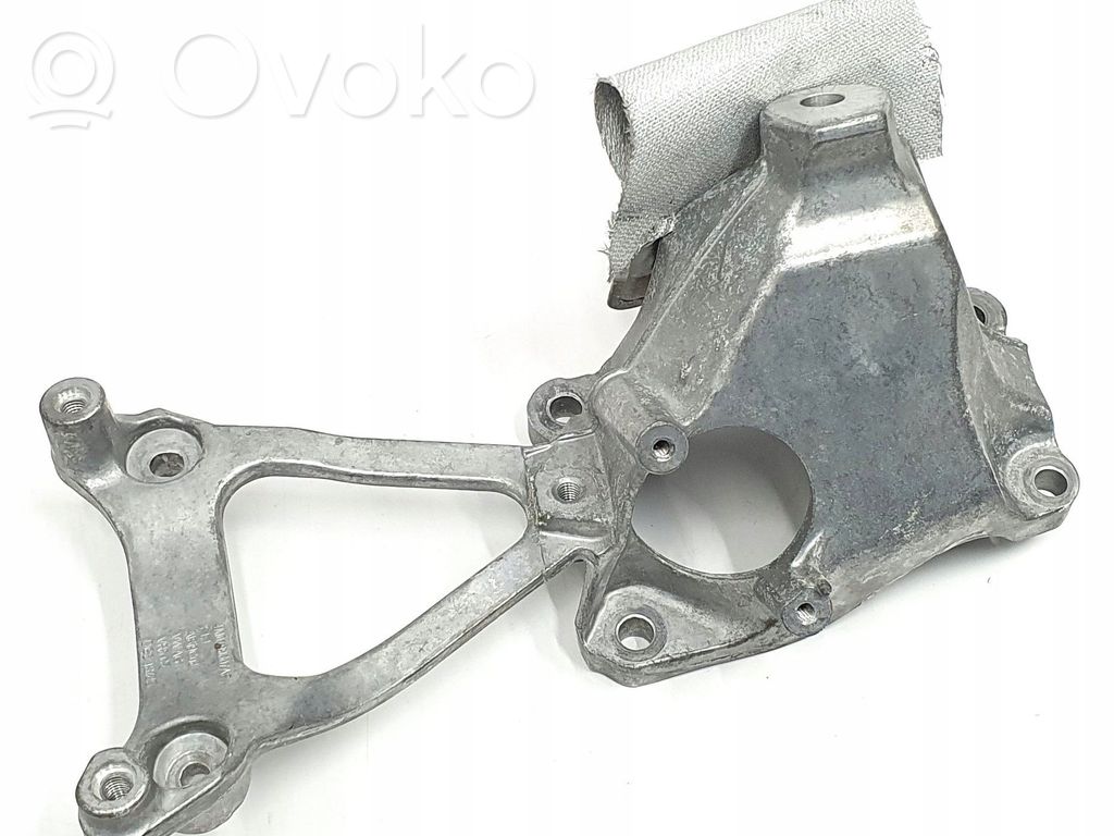 Audi Q7 4M Engine mounting bracket 