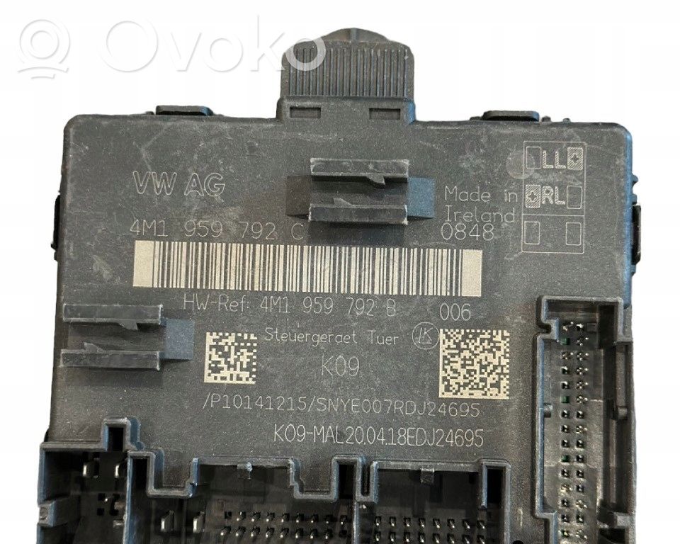 Volkswagen Touareg III Door control unit/module 