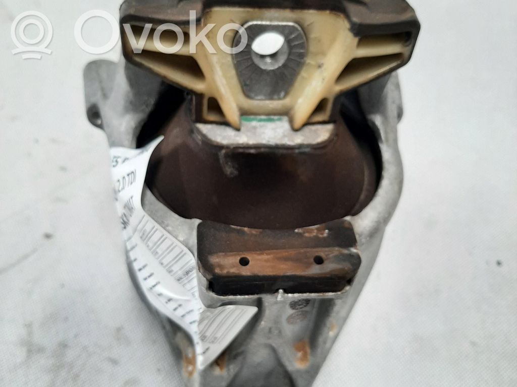 Audi A5 Engine mount vacuum valve 