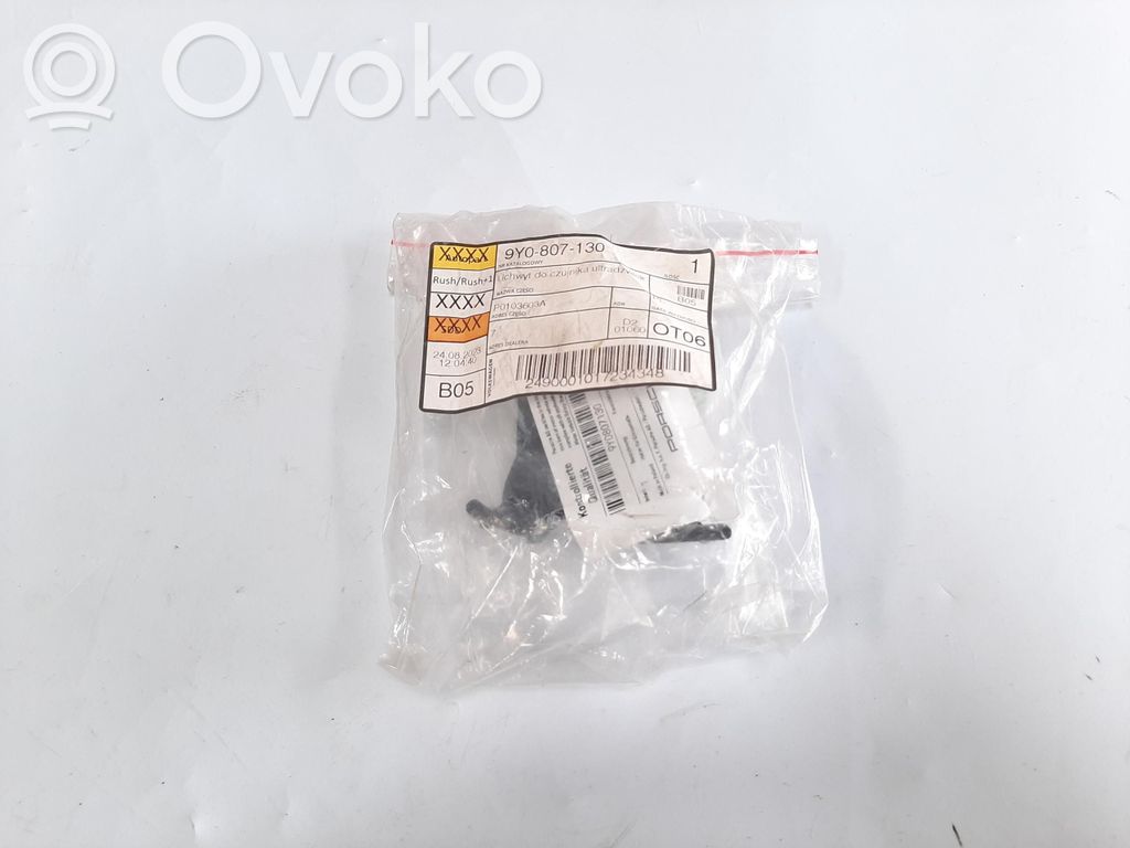 Porsche Cayenne (9Y0 9Y3) Suport senzor parcare spate (PDC) 