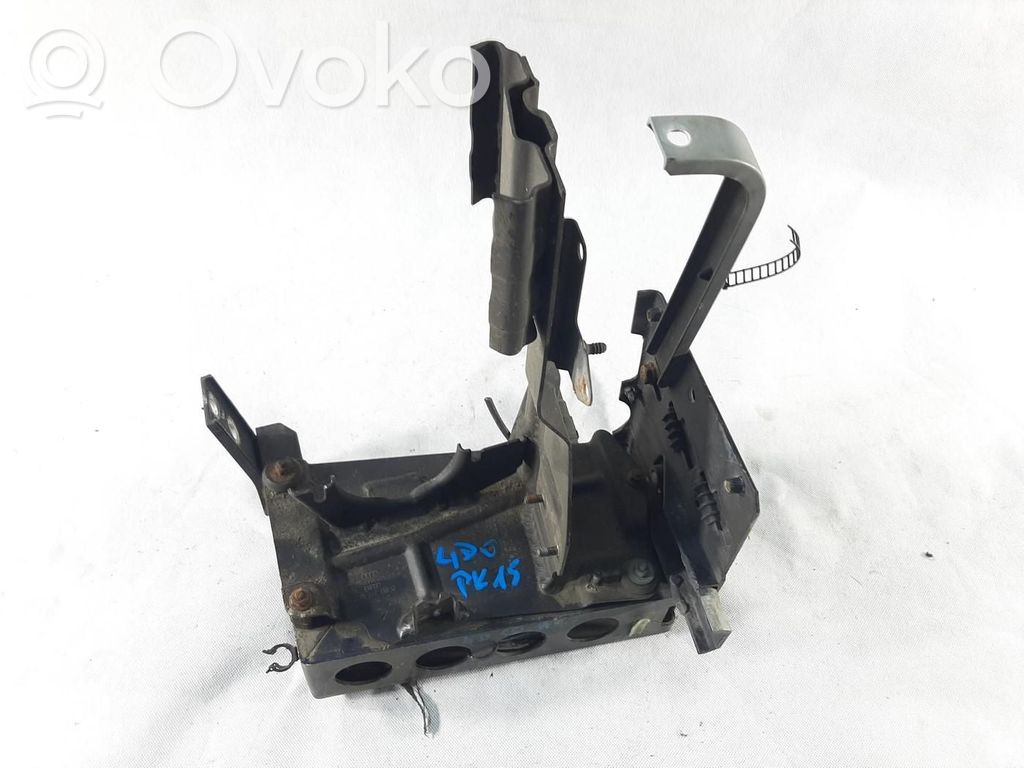 Audi A8 S8 D2 4D Soporte para la bomba de ABS 
